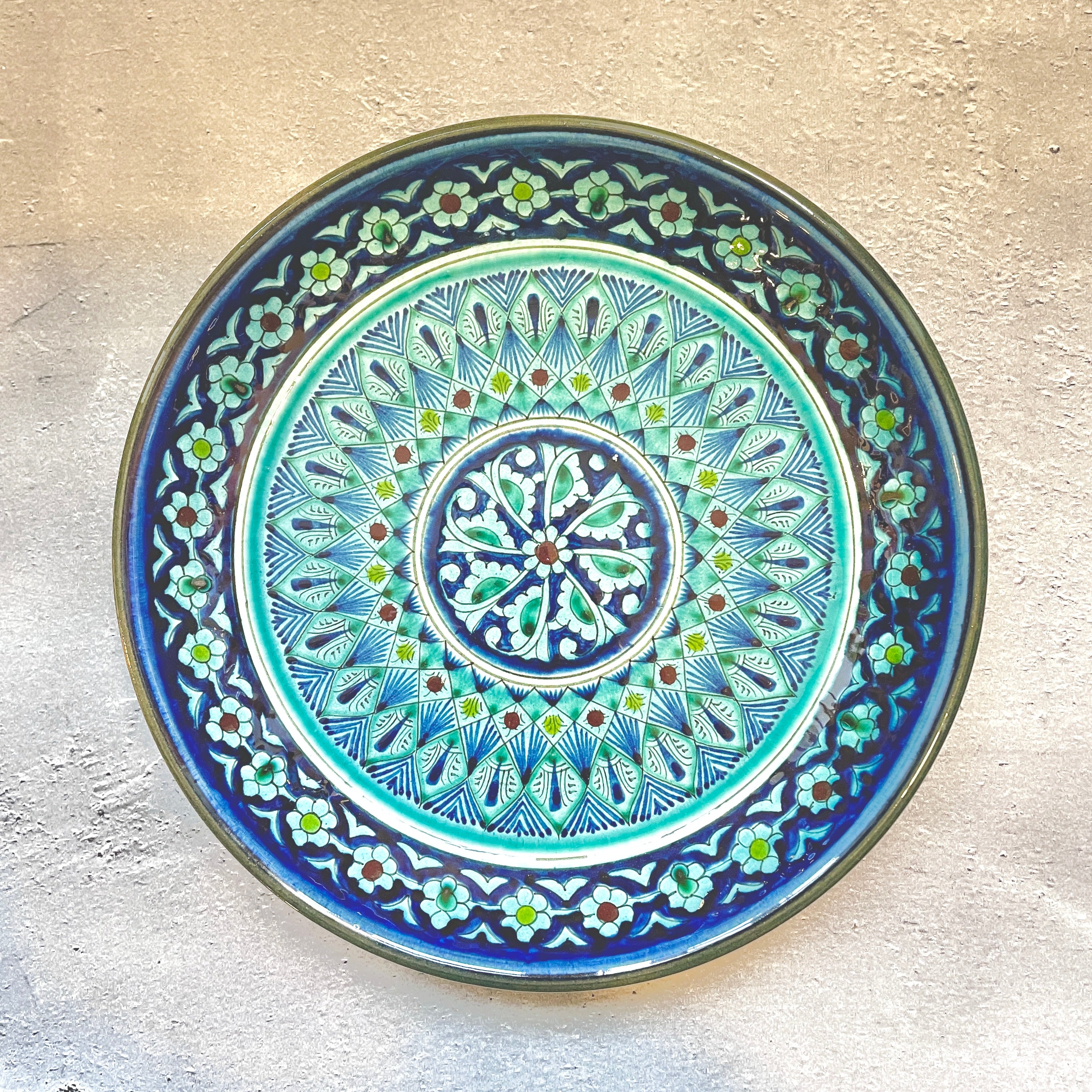 絵皿/飾り皿【25cm】リシタン陶器｜ウズベキスタンのおしゃれな 