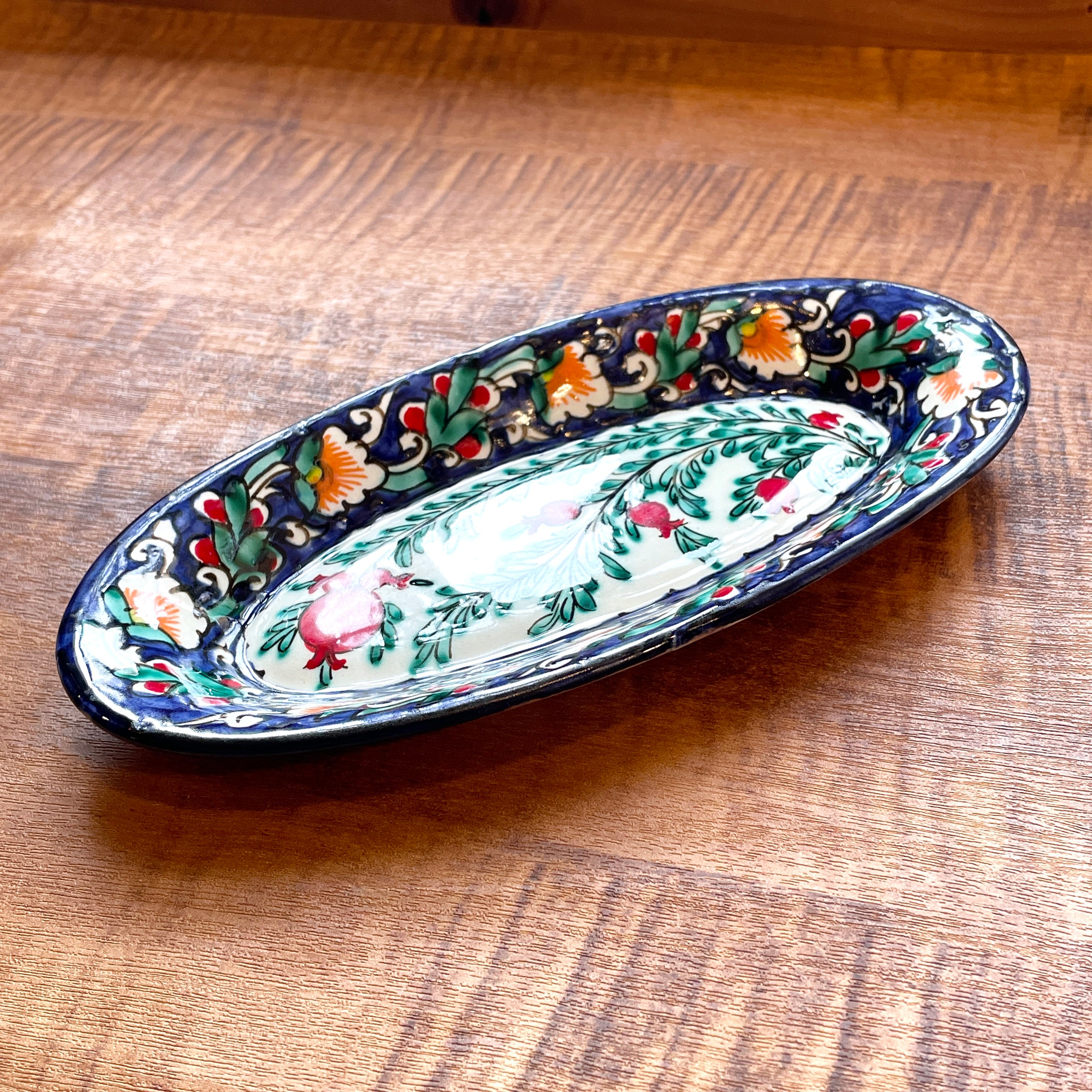オーバルプレート/飾り皿【23.5cm】リシタン陶器｜ウズベキスタンの
