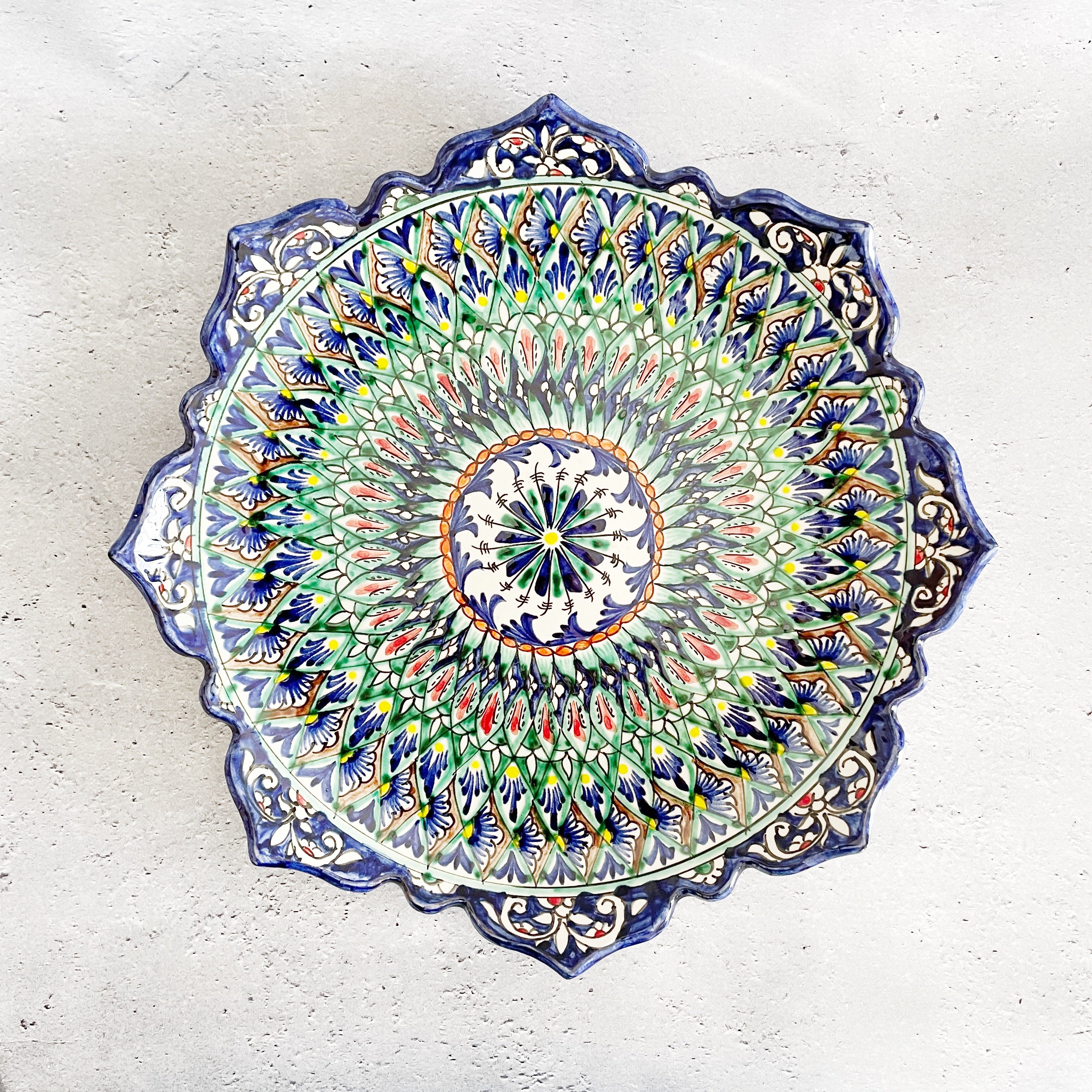 飾り皿／絵皿【32cm】リシタン陶器｜ウズベキスタンのおしゃれな大皿 ...